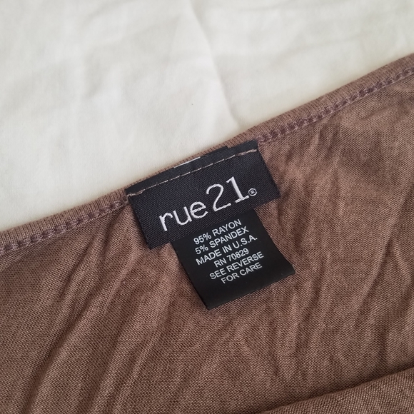 Asymmetric One Sleeve Shirt - Picture 11 of 13